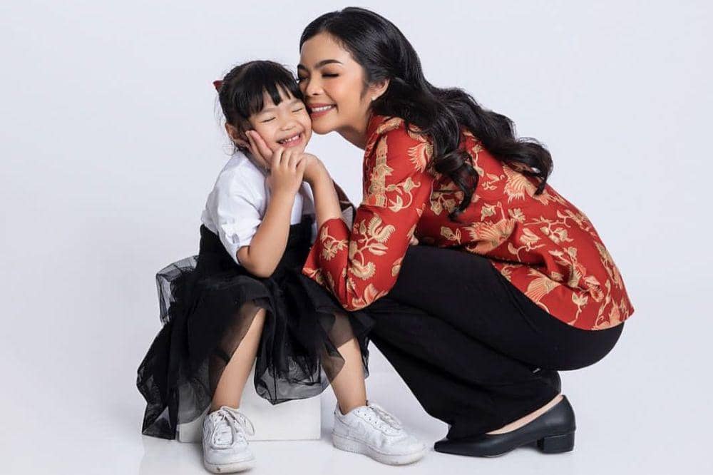 5 Fakta Keluarga Niena Kirana Istri Dito Ariotedjo 4