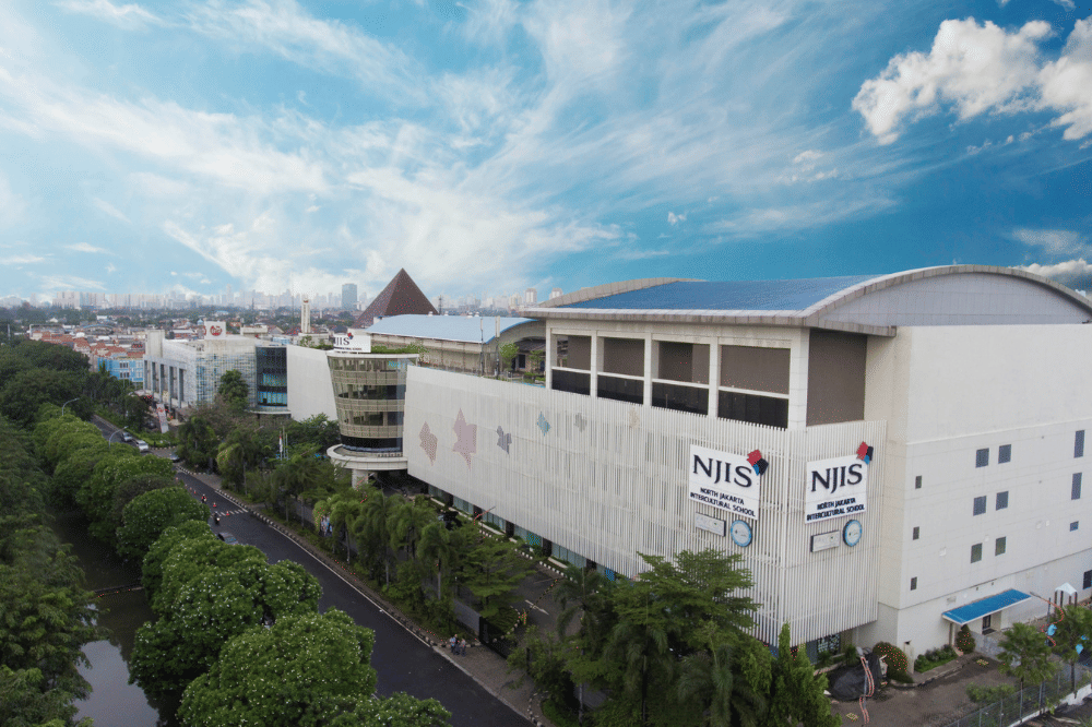 Tampak luar dari atas North Jakarta Intercultural School (NJIS)