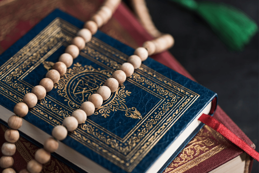 Kitab suci Al-Qur'an dan tasbih