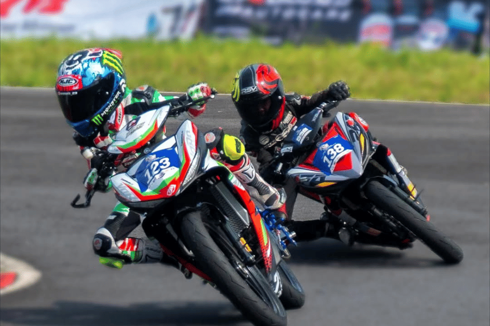 Varo Mario sedang balapan di arena