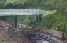 Banjir Bandang Terjang Wisata Guci Tegal, Kolam Pancuran 13 Hilang