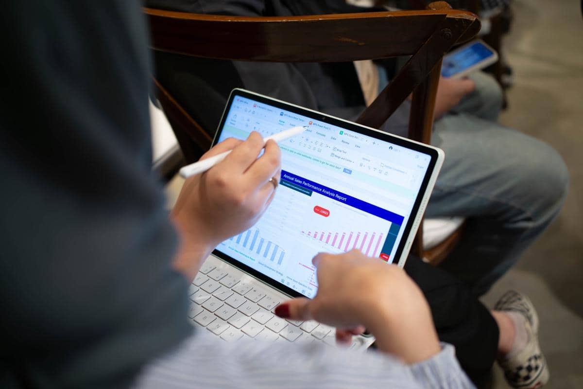 Makin Produktif dengan Tablet Bertenaga AI yang Dilengkapi WPS Office PC-Level