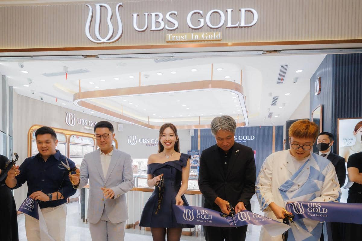 Nayeon UBS Gold 1.jpg