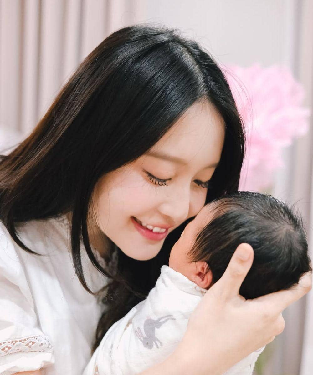 Momen Hari Ibu, Nita Vior Masih Tak Sangka Sudah Menjadi Ibu.jpg