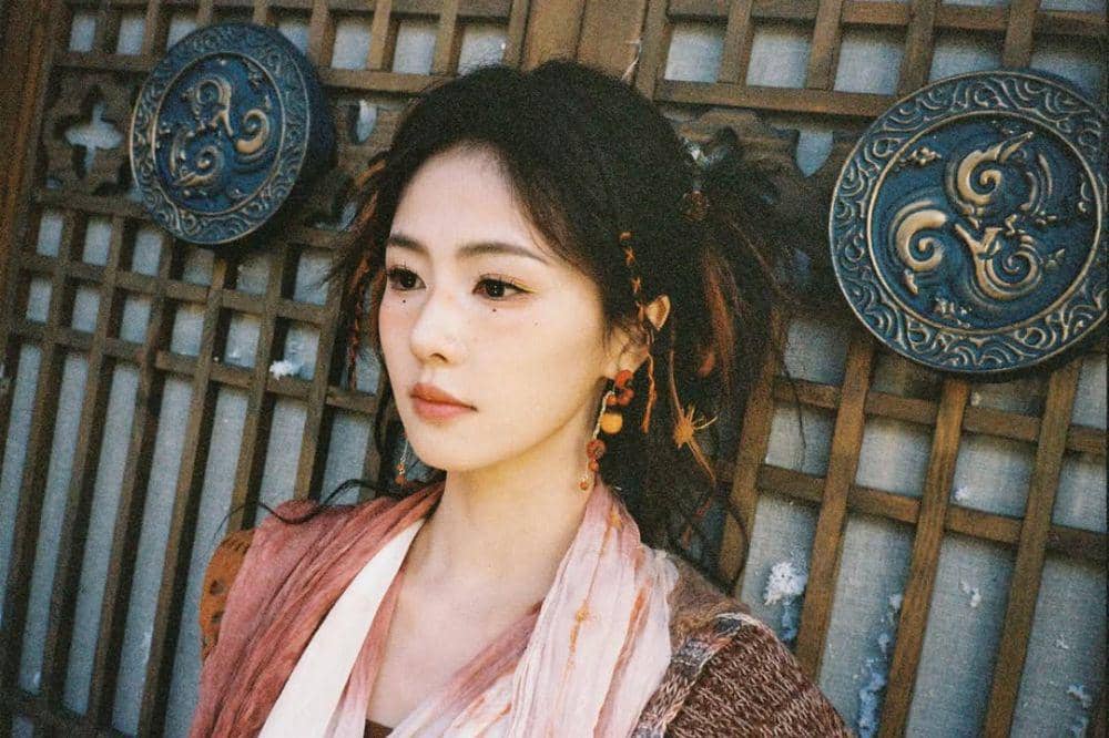 Profil dan Biodata Bai Lu, Lengkap Perjalanan Karir