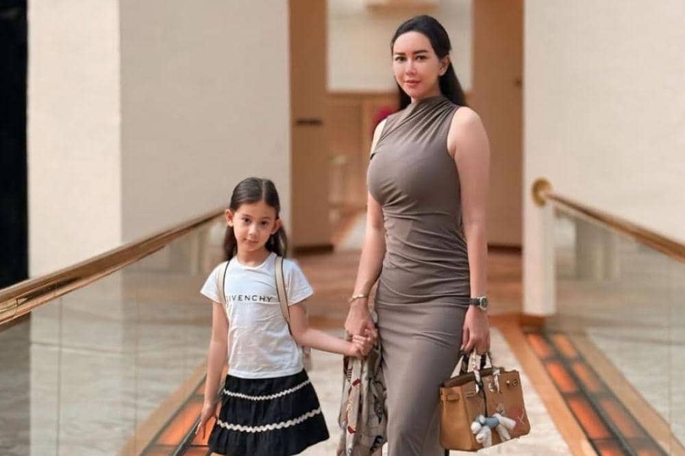 5 Fakta Keluarga Aura Kasih 5