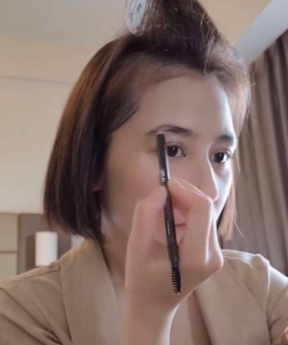 5 Fakta Prilly Latuconsina Datang ke Pernikahan Fans 2