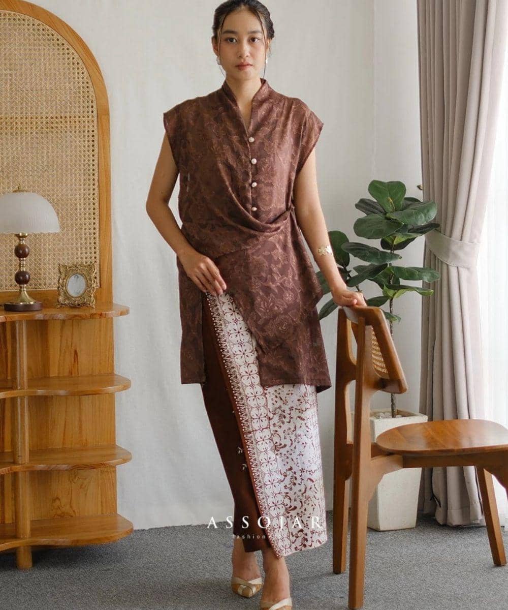 7  Pilihan Kebaya Cantik ke Gereja Saat Natal, Anggun & Elegan