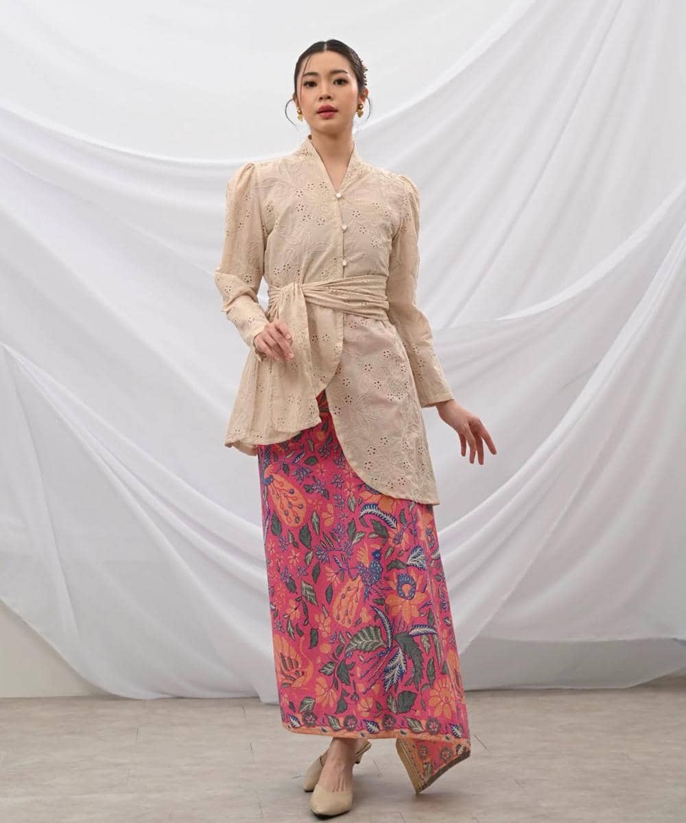 Rekomendasi Baju Kondangan Terlihat Mewah tapi Tak Murahan 4.jpg