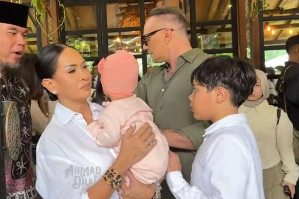 Youtube.com/AHMAD DHANI DALAM BERITA