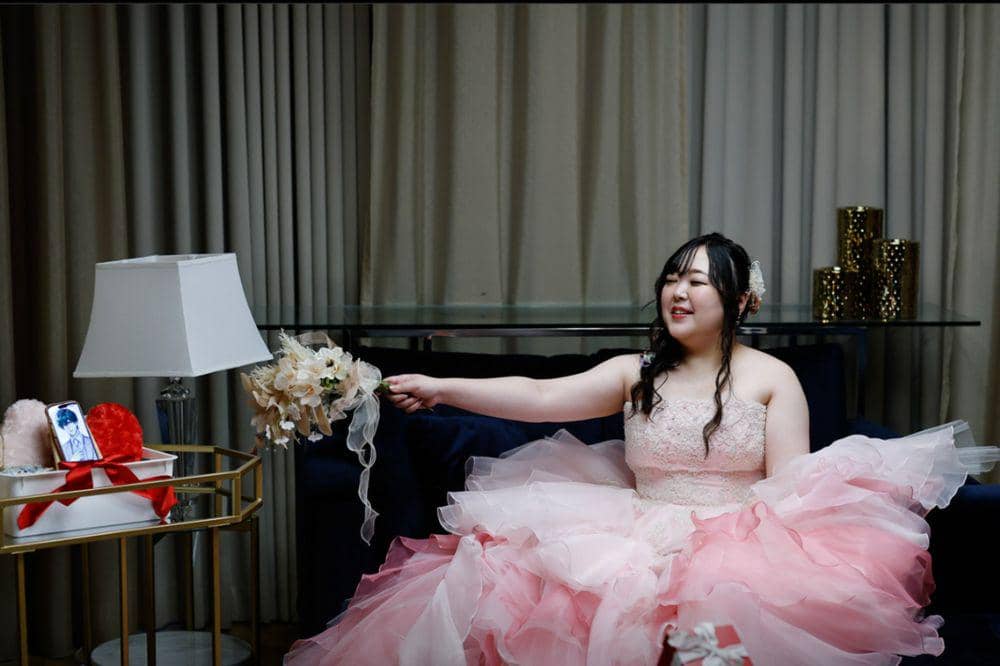 Perempuan Jepang Menikah dengan Karakter AI Ciptaannya Sendiri