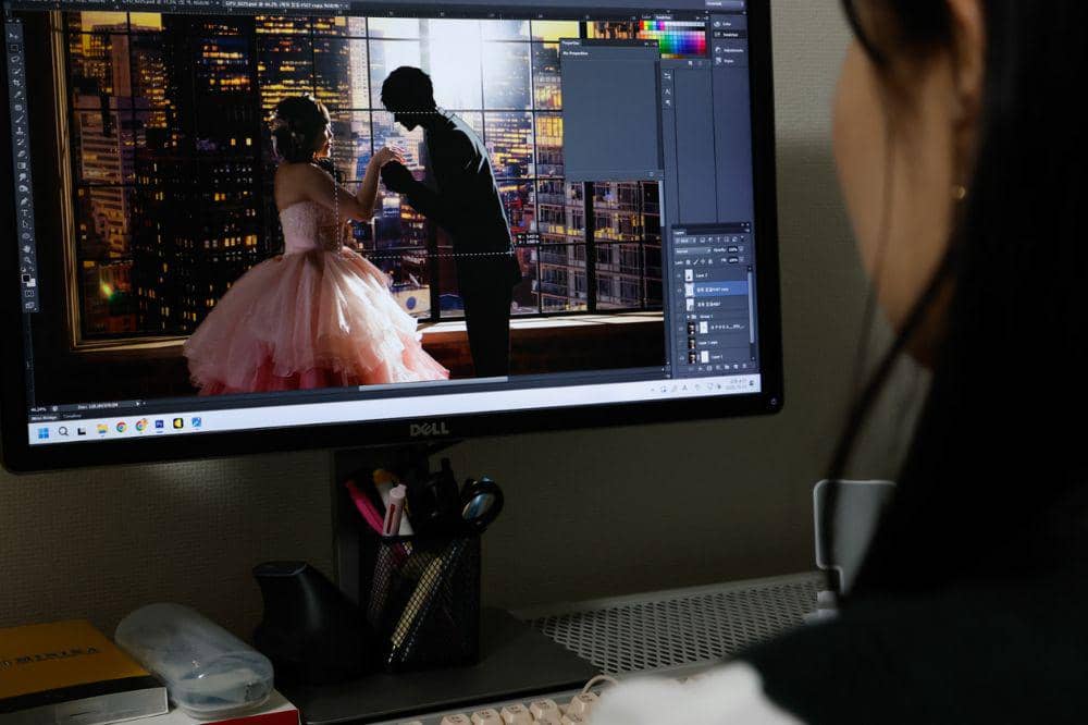 Perempuan Jepang Menikah dengan Karakter AI Ciptaannya Sendiri