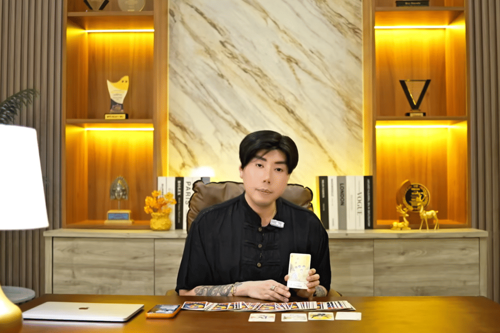 Roy Kiyoshi Ungkap Ramalan 2026 soal Artis Kawin Kontrak