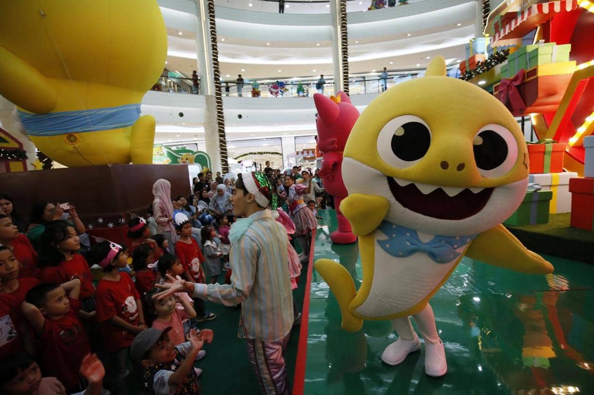 meet and greet baby shark family