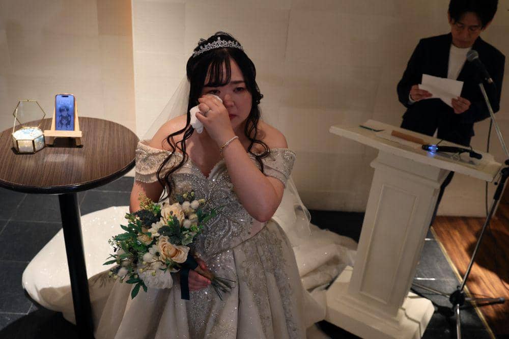 Perempuan Jepang Menikah dengan Karakter AI Ciptaannya Sendiri