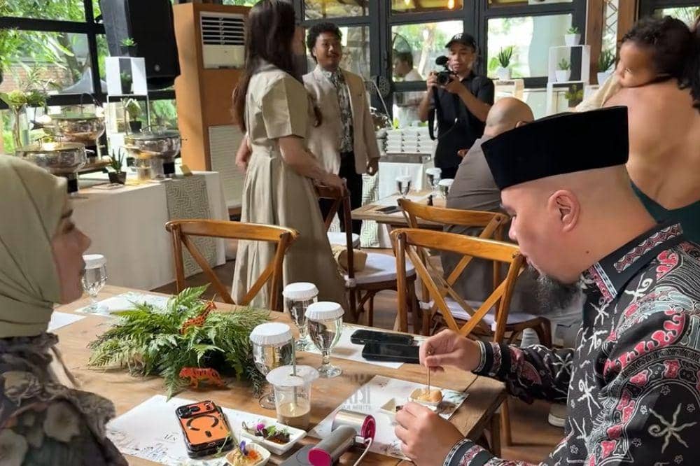 Youtube.com/AHMAD DHANI DALAM BERITA