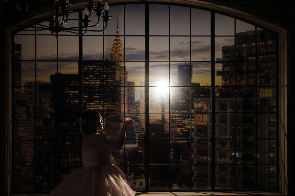 Perempuan Jepang Menikah dengan Karakter AI Ciptaannya Sendiri