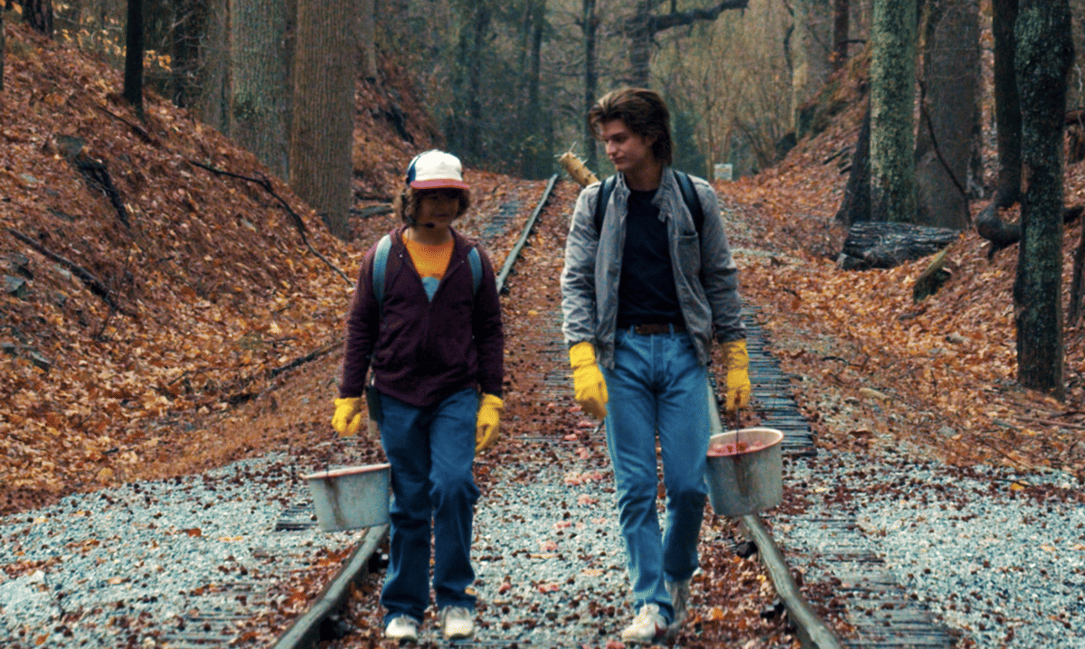 Steve Harrington dan Dustin di Stranger Things