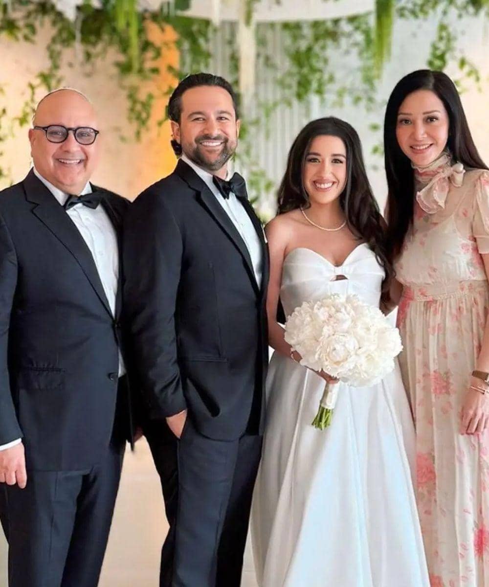 7 Gaya Kondangan Artis Termewah 2025 (6).jpg