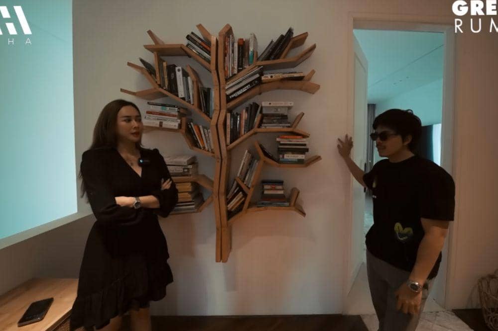 Koleksi Buku Aura Kasih di Rumah