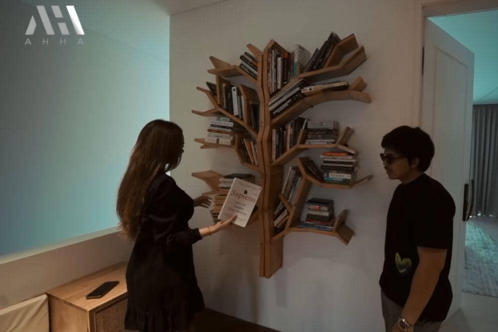 Koleksi Buku Aura Kasih di Rumah