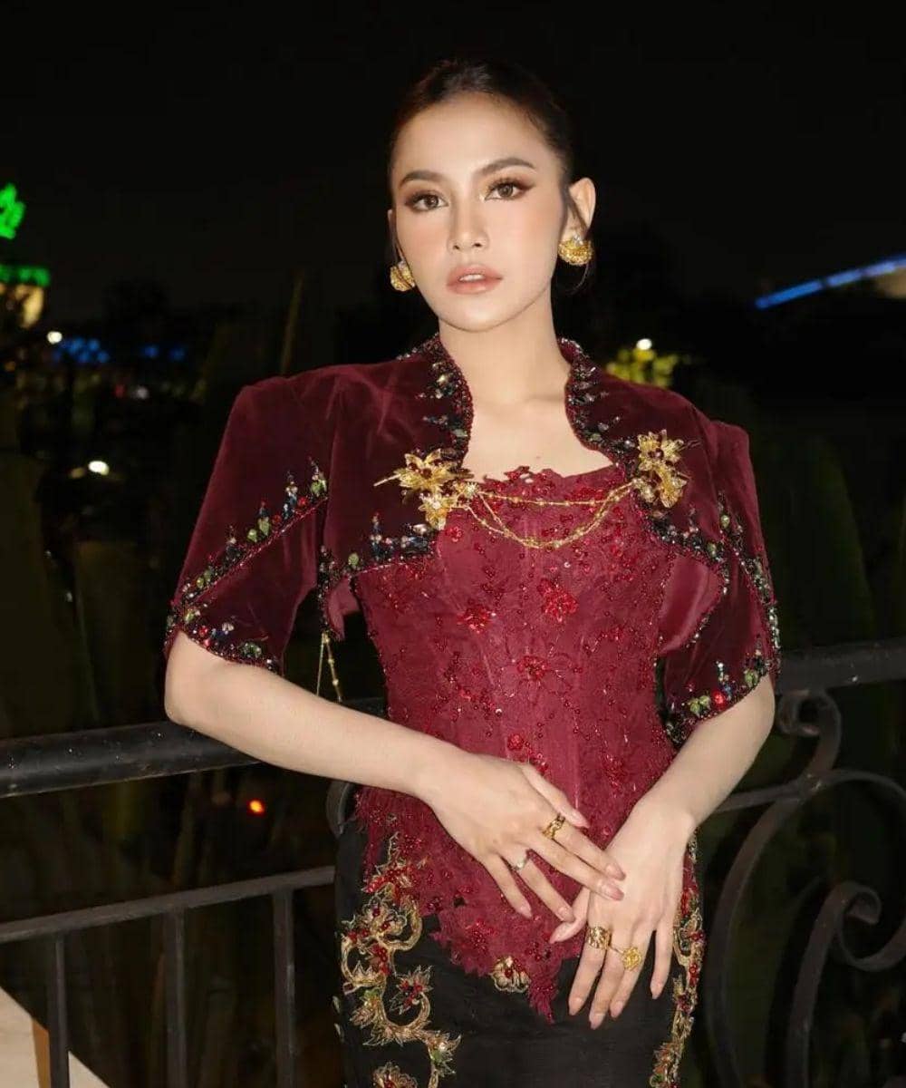 7 Gaya Kondangan Artis Termewah 2025 (3).jpg