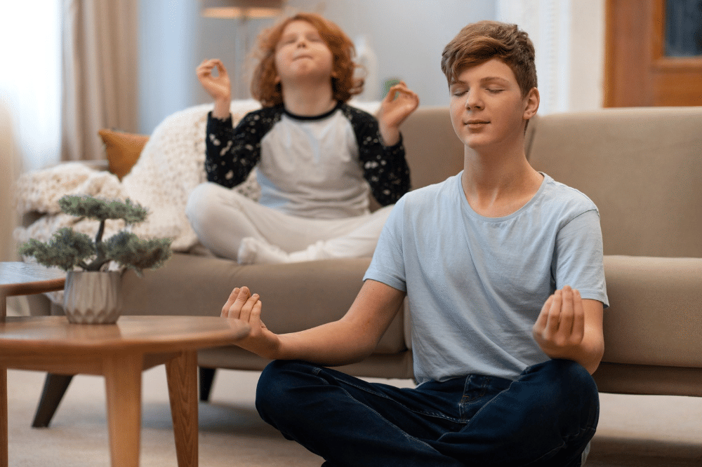 Anak-anak tersebut terlihat sedang melakukan relaksasi di rumah