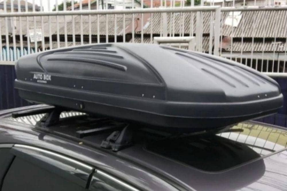 12 Rekomendasi Roof Box Mobil Terbaik yang Awet dan Muat Banyak!