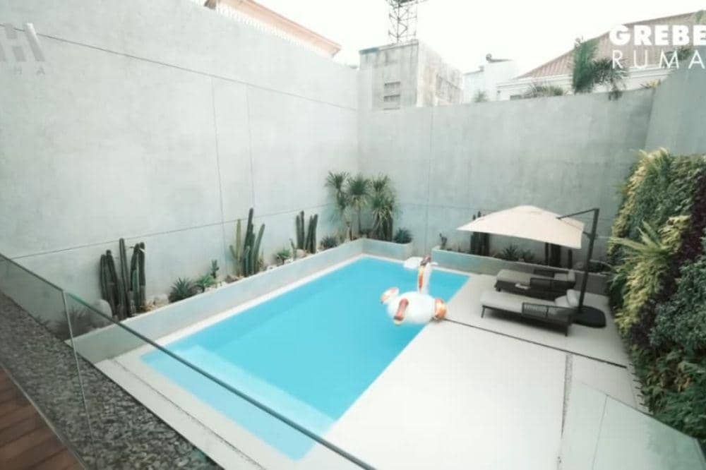 5 Foto Kolam Renang Aura Kasih 2