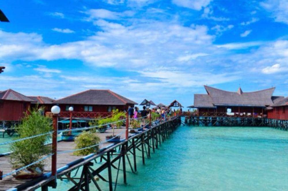 10 Tempat Wisata yang Cocok Dikunjungi Saat Musim Panas