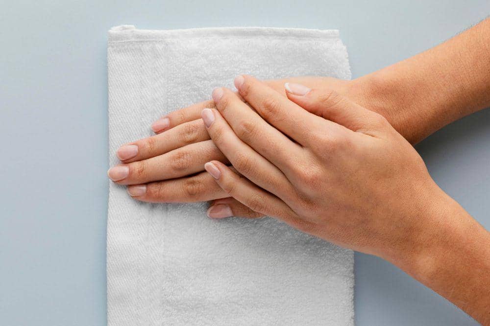 7 Cara Mengatasi Eksim di Jari Tangan, Simpel tapi Efektif (4).jpg