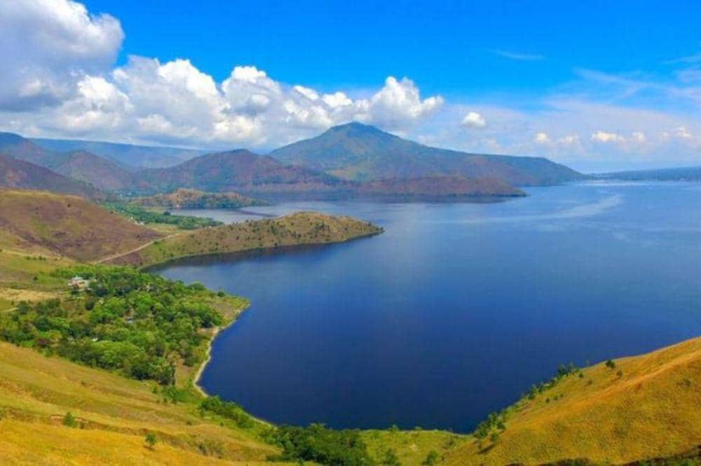 10 Tempat Wisata yang Cocok Dikunjungi Saat Musim Panas
