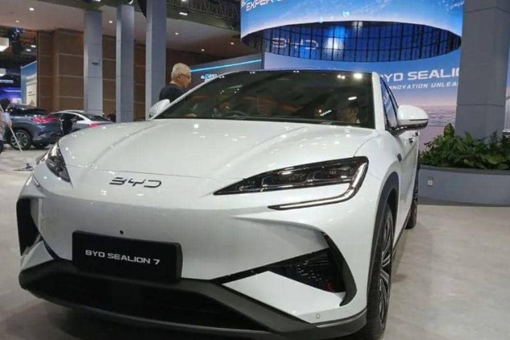 Benarkah Mobil Listrik Lebih Tahan Banjir? Ini Faktanya!