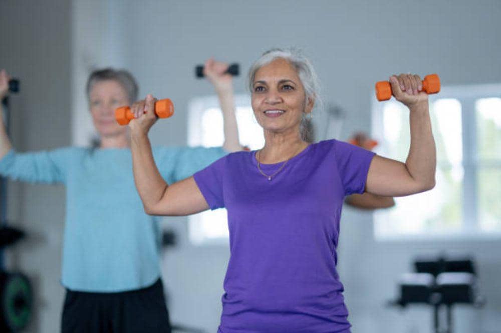 5 Senam Osteoporosis Sederhana yang Bisa Dilakukan Setiap Hari