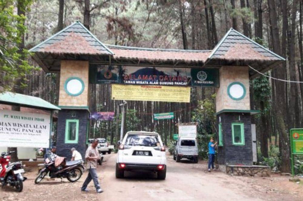 10 Tempat Wisata yang Cocok Dikunjungi Saat Musim Hujan