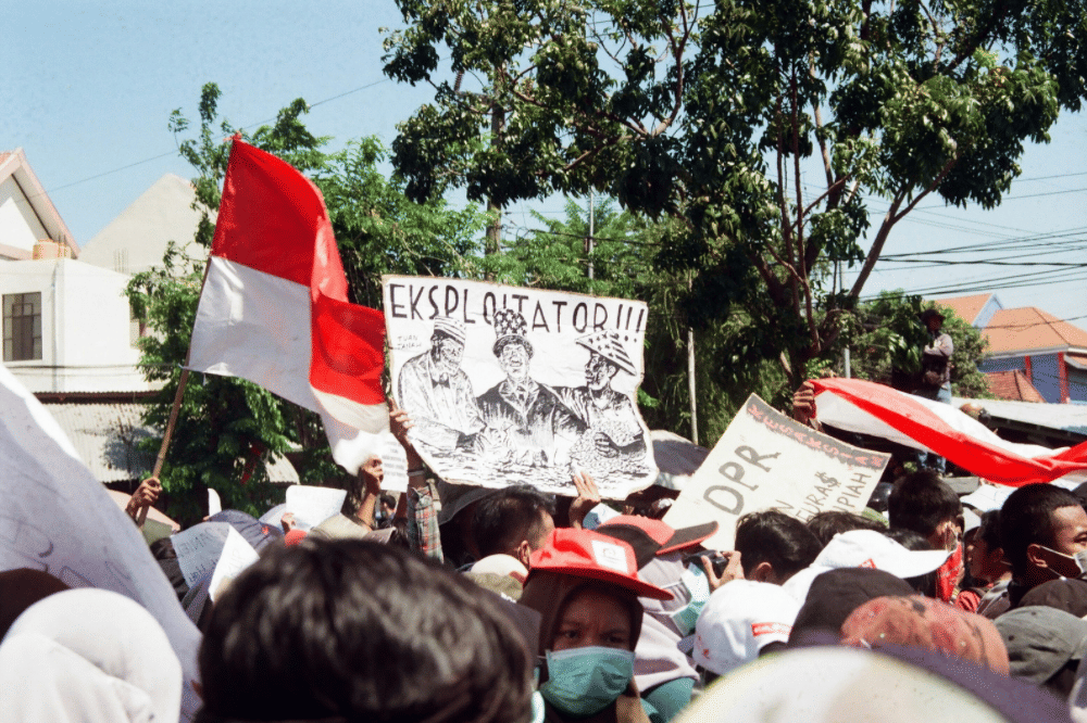 8 Ramalan Roy Kiyoshi di 2026, Disebut Banyak Bencana Alam hingga Kasus Bullying (5).png