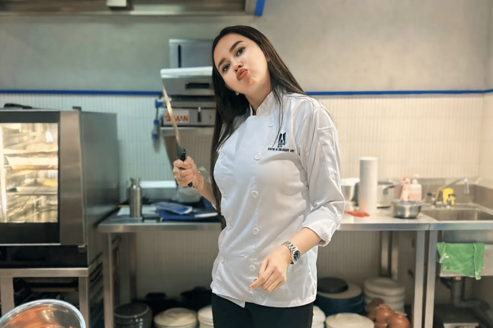 40 Pantun Aura Kasih Bertema Cinta, Romantis yang Menghibur