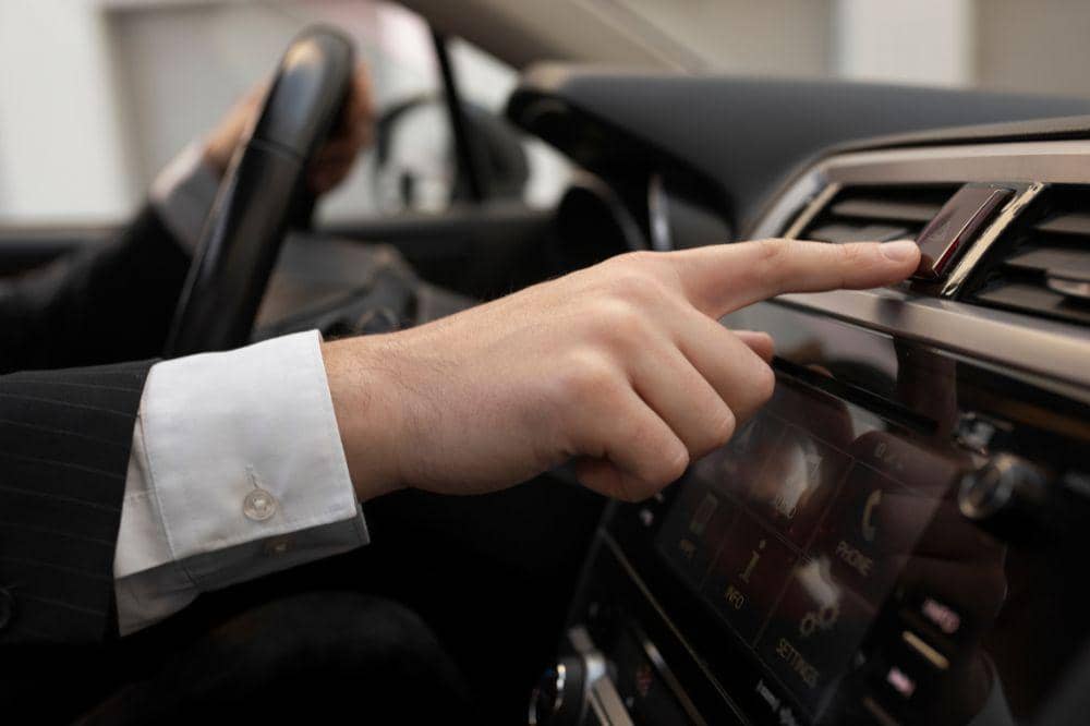 6 Penyebab AC Mobil Panas Saat Berhenti, Terutama di Kondisi Macet (7).jpg