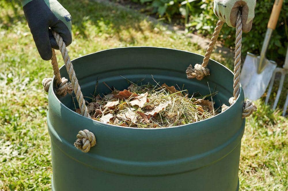 7 DIY Galon Bekas Air Mineral untuk Tempat Sampah 5