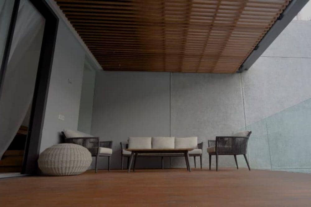 6 Foto Rumah Aura Kasih yang Bernuansa Kayu 3