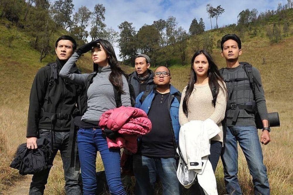 5 Fakta Buku 5 Cm: Aku, Kamu, Samudera, dan Bintang-Bintang 3