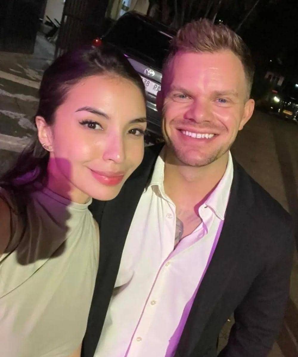 7 Foto Akrab Manohara dengan YouTuber Denmark Kristian Hansen 3