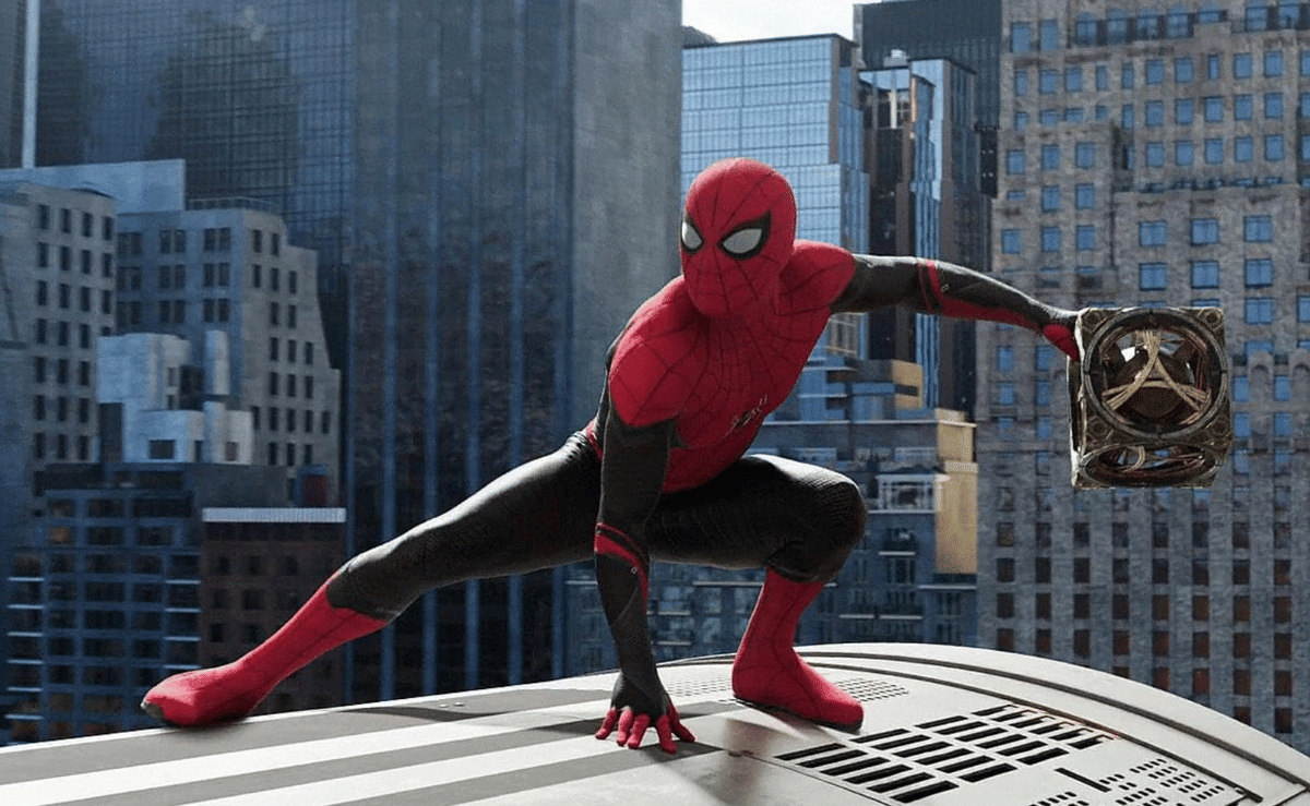 Kenapa Spider-Man Selalu Pakai Warna Merah dan Biru? 