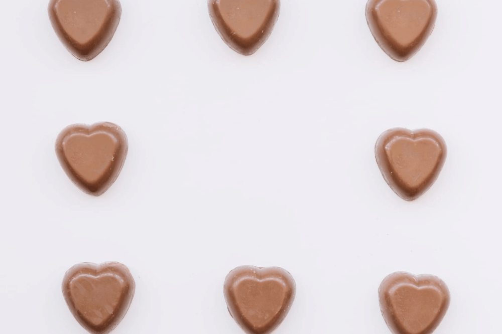 Arti Emoji Love Cokelat, Simbol Cinta yang Hangat dan Dewasa