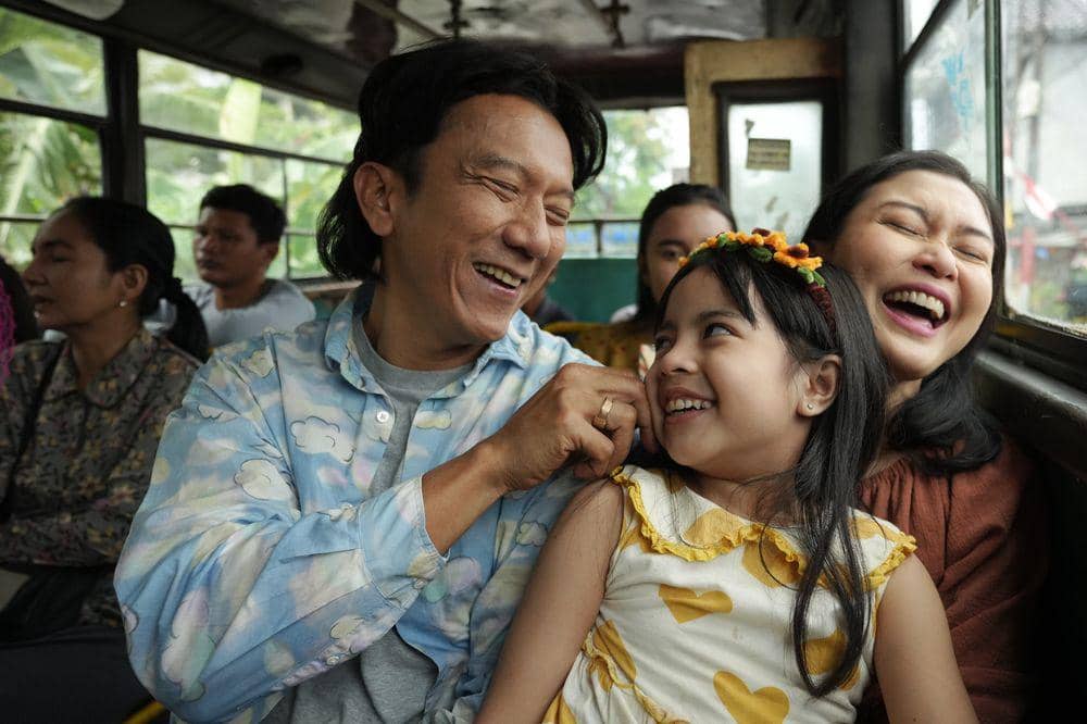Film Suka Duka Tawa, Dinamika antara Orangtua dan Anak