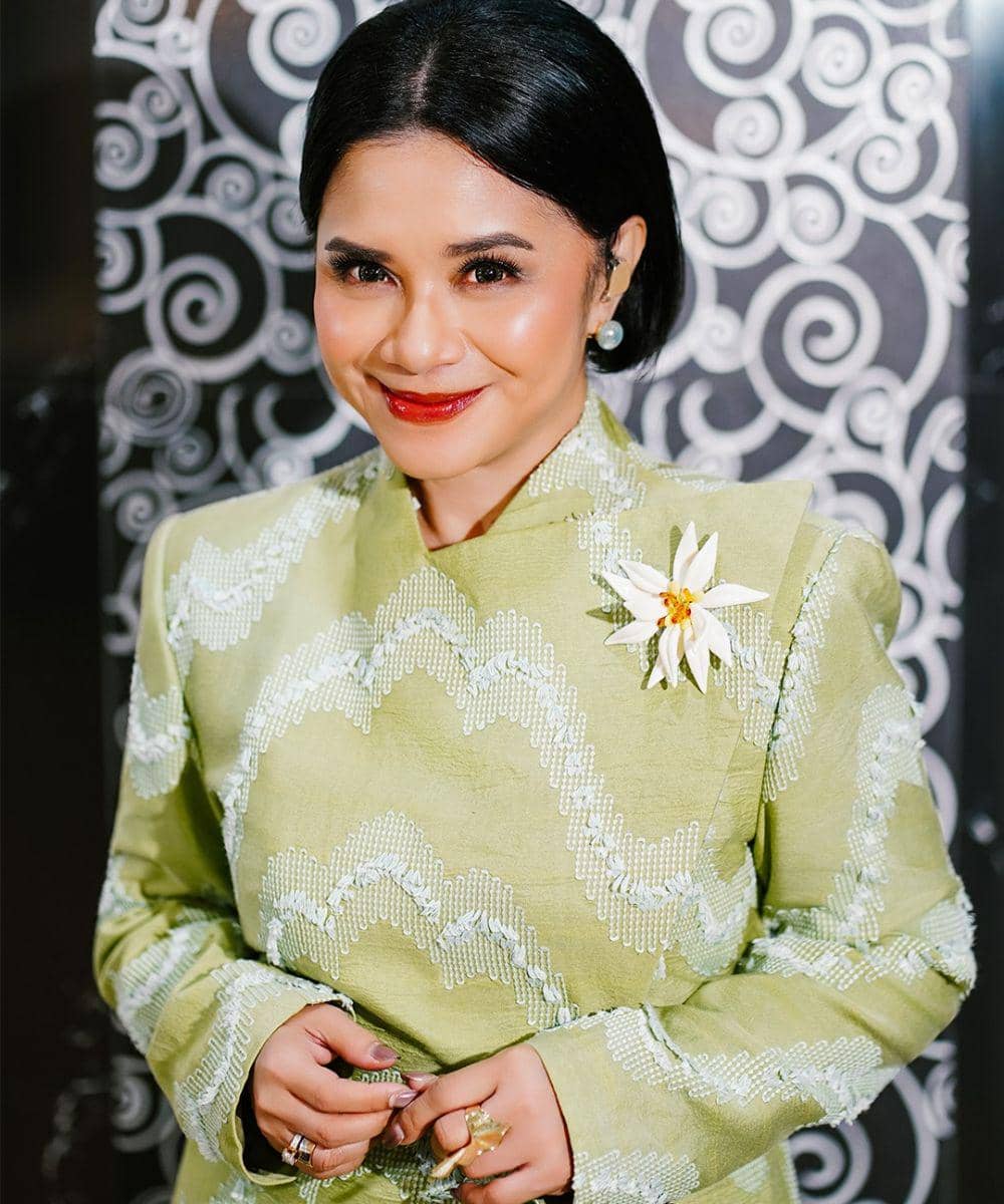 8 Artis Indonesia yang Pernah Operasi Payudara, Ada Denada (4).jpg