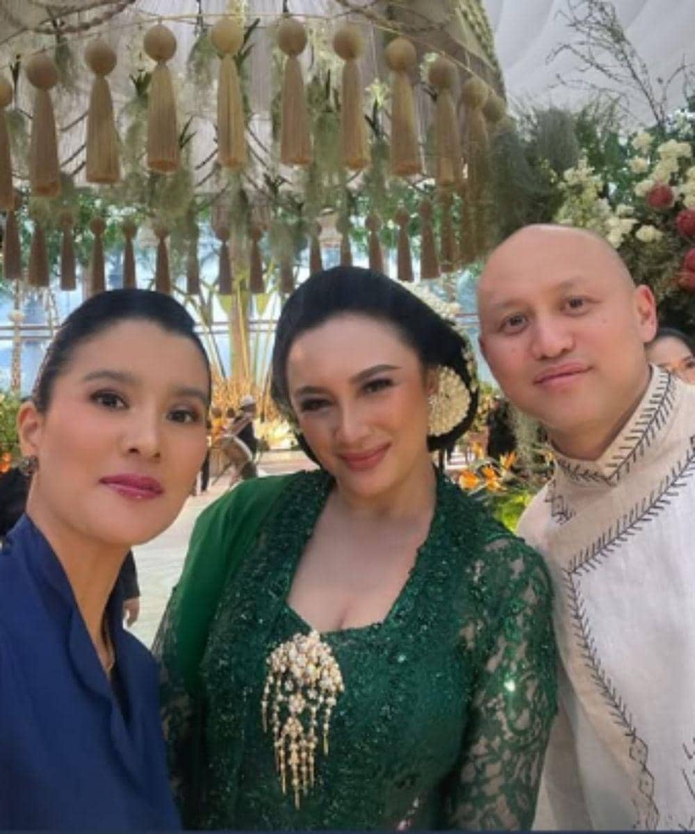 7 Potret Siraman Patricia Schuldtz dan Darma Mangkuluhur