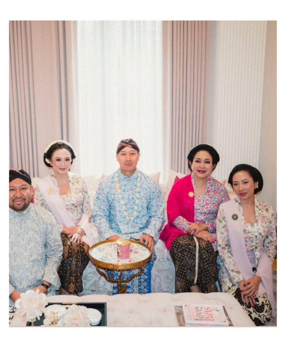 7 Potret Siraman Patricia Schuldtz dan Darma Mangkuluhur