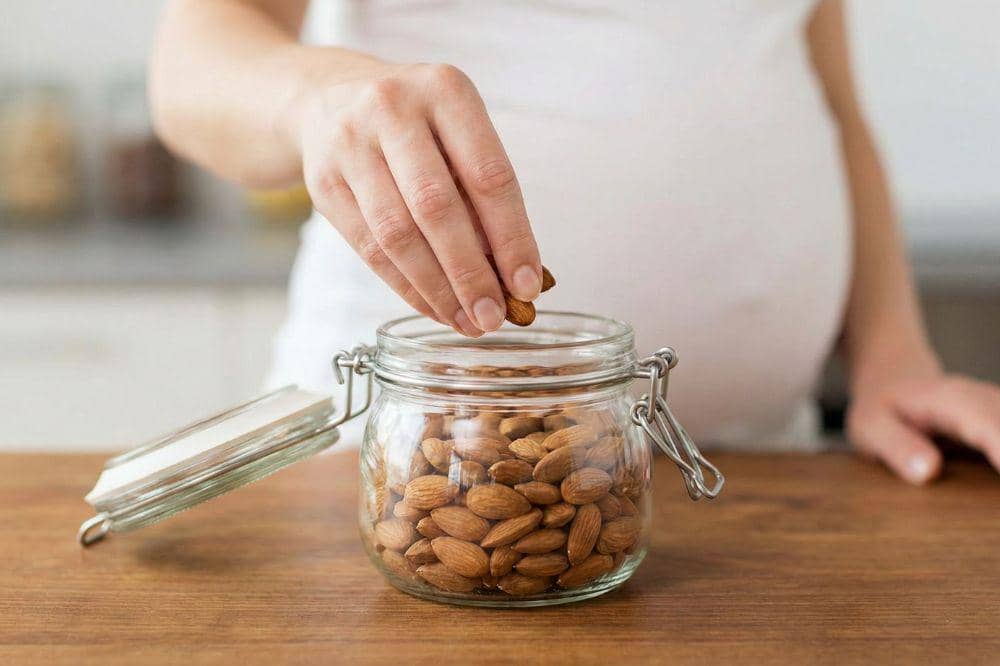 7 Kandungan Kacang Almond untuk Kesehatan Ibu Hamil 1