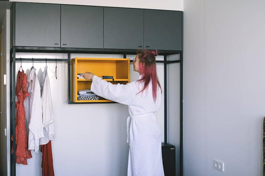 Ilustrasi menginap di hotel